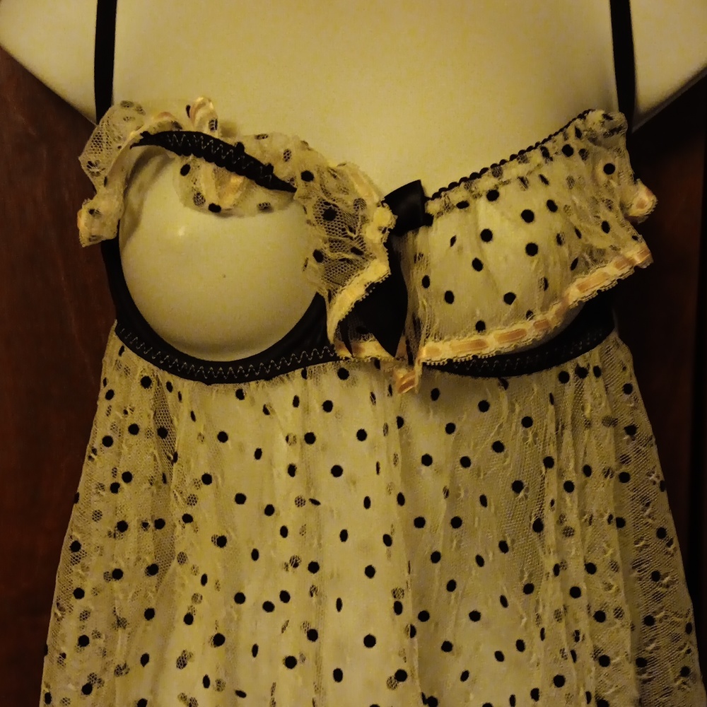 NWT VICTORIA SECRETS WHITE POLKA DOT BABY DOLL - 36B - Picture 2 of 7
